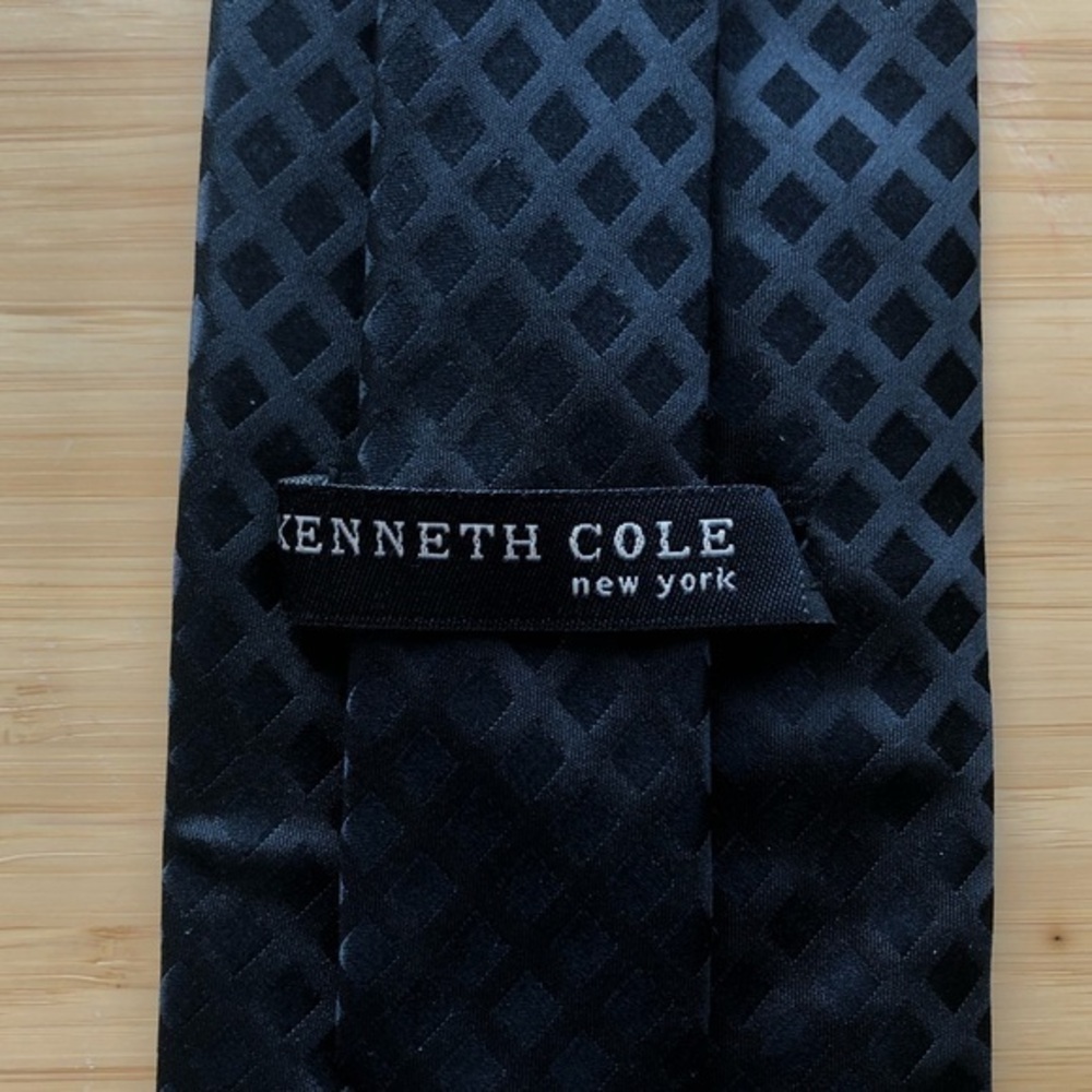 Kenneth Cole Silk Neck Tie